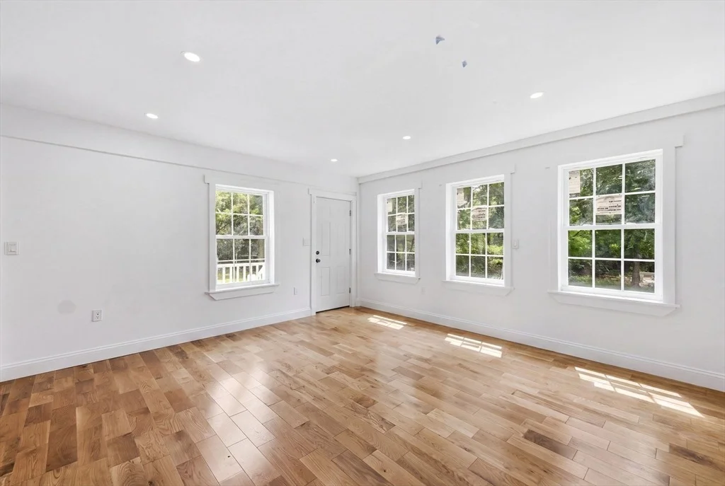 Photo of 26 Parallel St