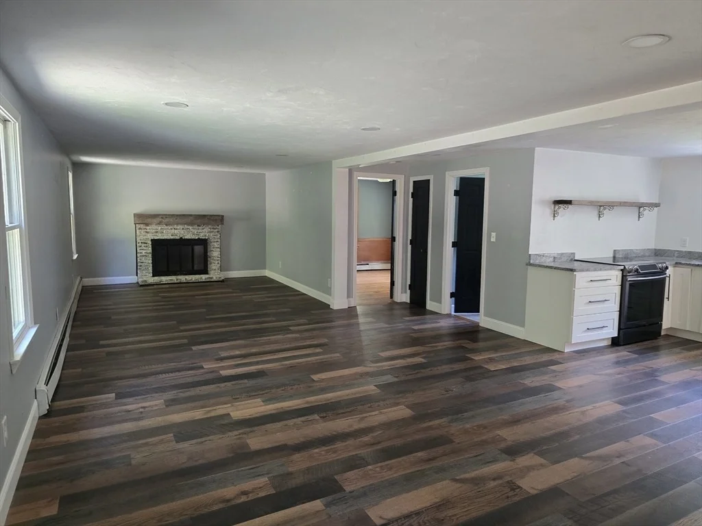 Photo of 207 Boxboro Rd