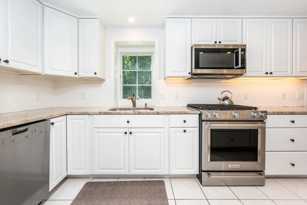 Photo of 21 Rainbow Dr