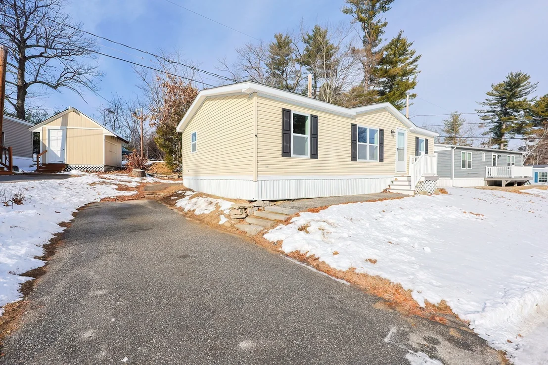 Photo of 9 Emerald Dr