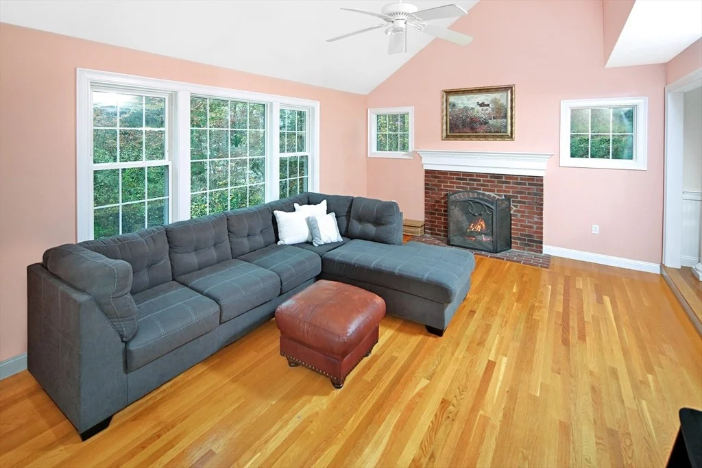 Photo of 375 Webster St