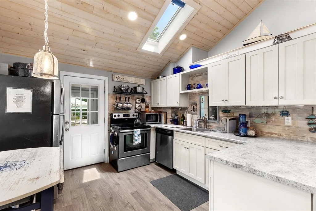 Photo of 9 Shore Garden Rd