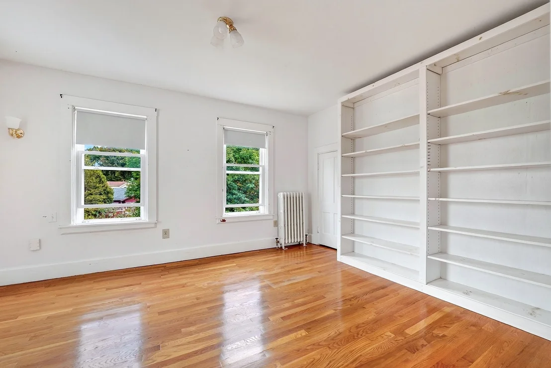 Photo of 25 Spring St