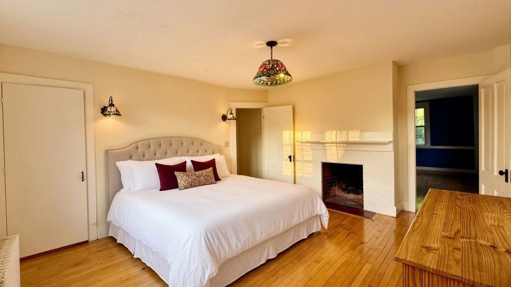 Photo of 238 Briar Hill Rd
