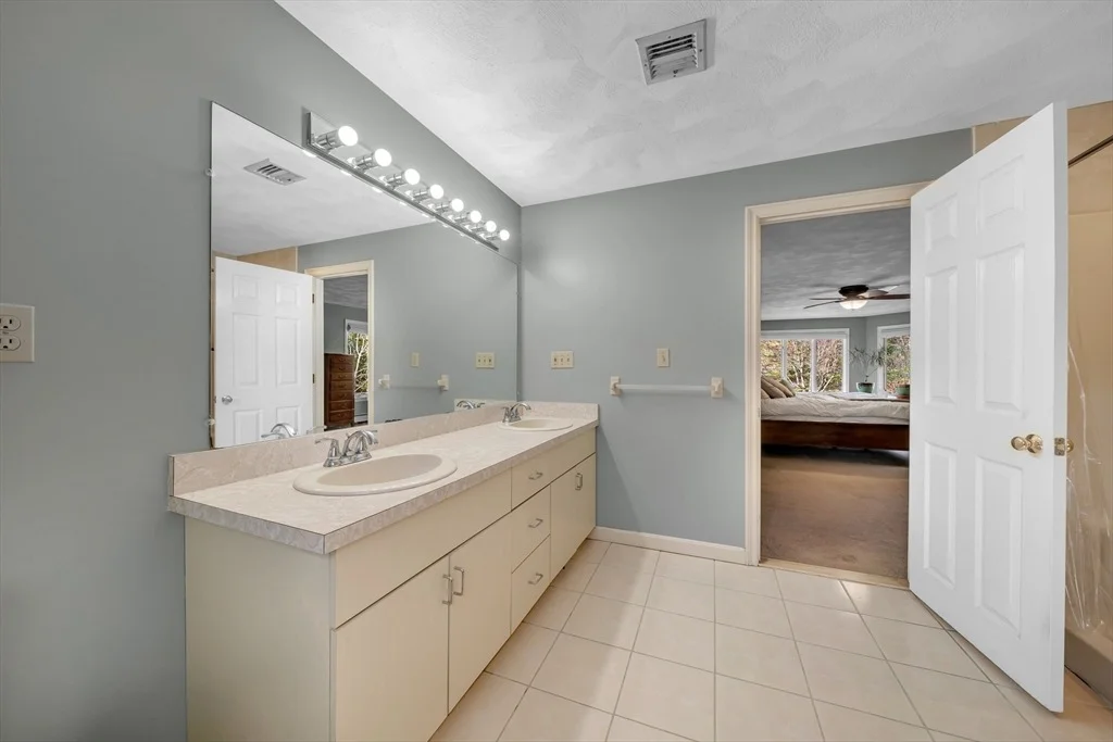Photo of 315 Candlestick Rd