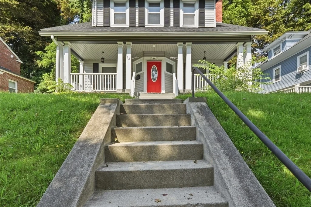 Photo of 14 Saint Elmo Rd