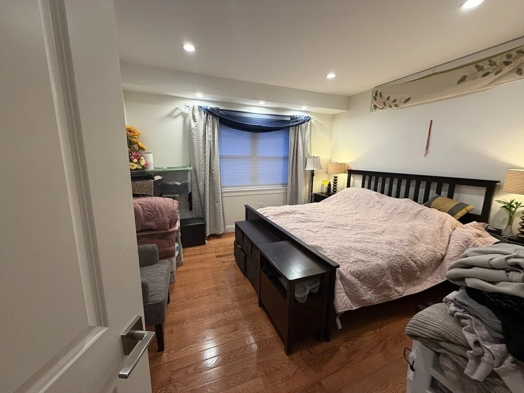 Photo of 32 Fremont Ave