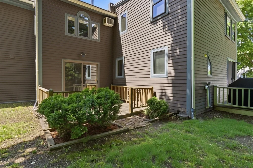 Photo of Unit 307 at 307 Maple Street