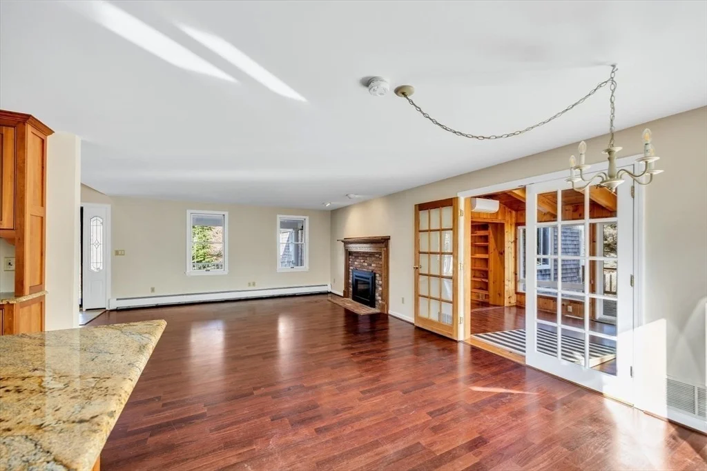 Photo of 77 Hazel Ln