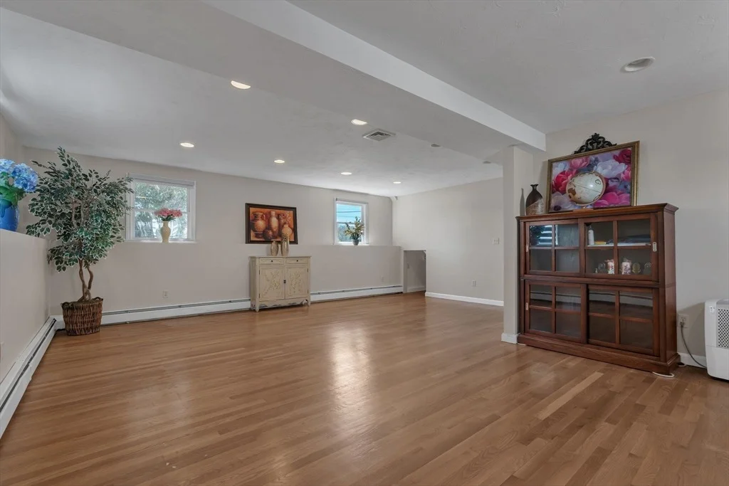 Photo of 8 Park Cir