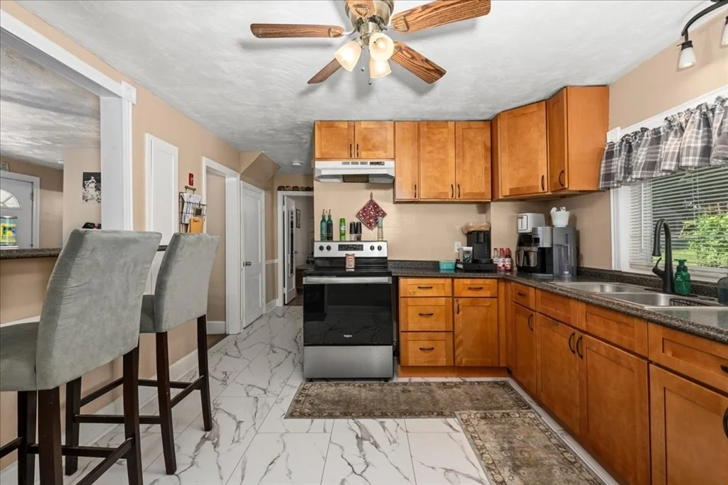 Photo of 27 Lavallee Ter