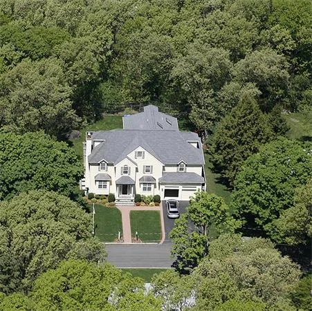 Photo of 6 Nassau Drive