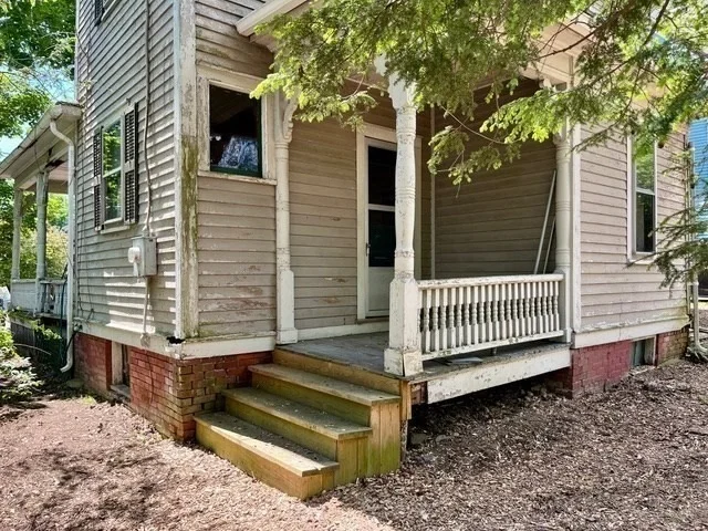 Photo of 107 Riverside Drive
