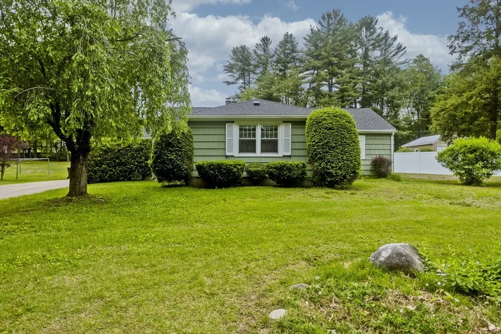 Photo of 299 Shaker Rd