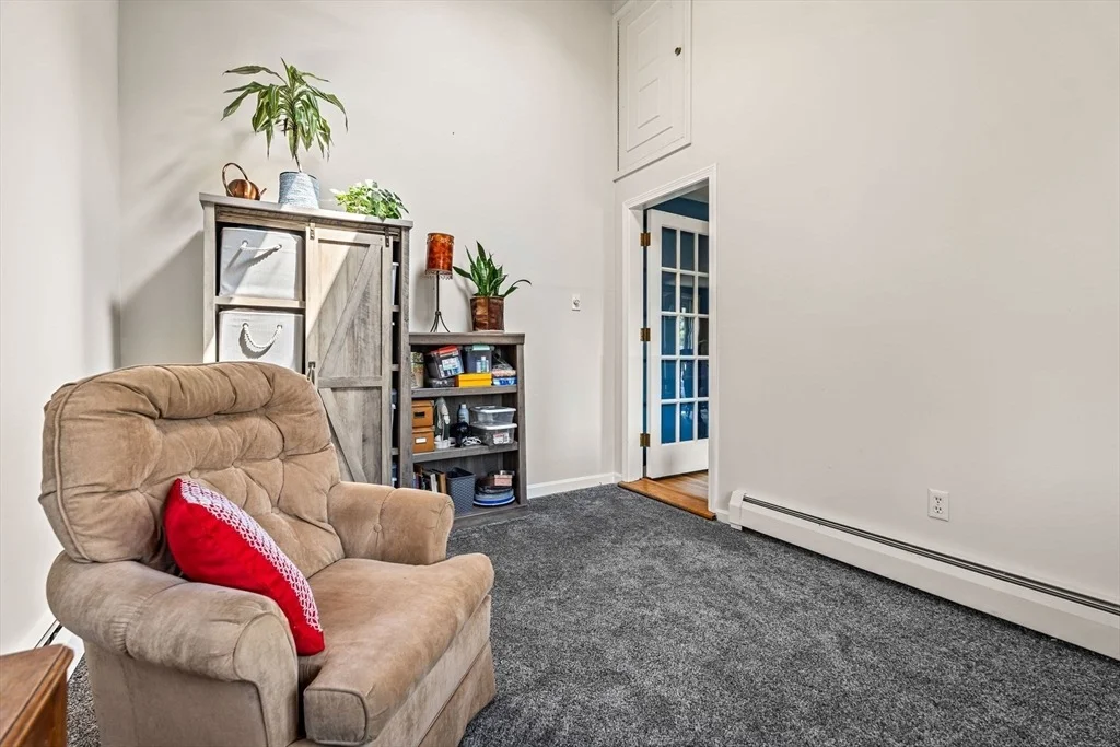 Photo of 905 Riverside Dr