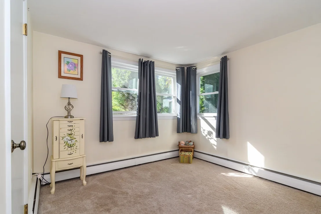 Photo of 11 Spring Valley Rd