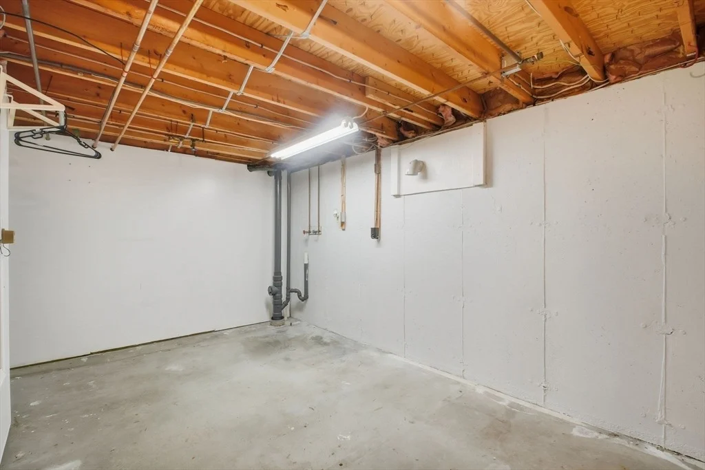 Photo of 221 Glenoak Dr