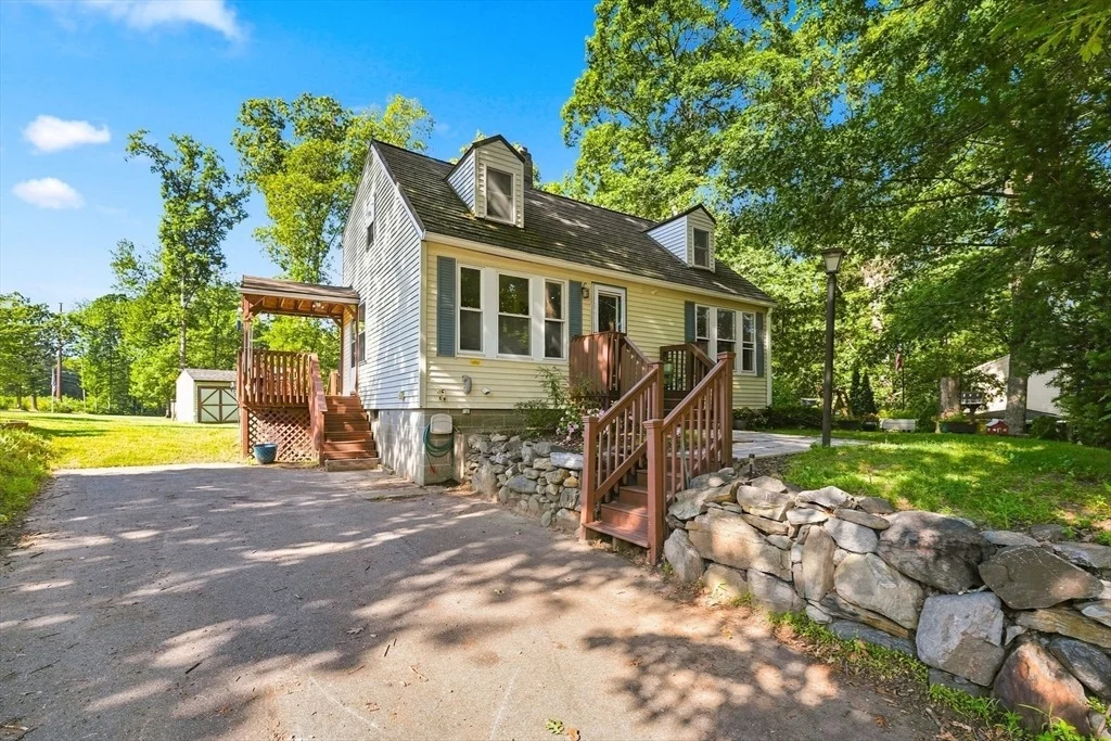 Photo of 2346 Main St