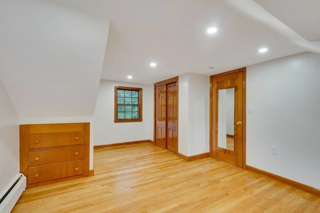 Photo of 223 Washington St