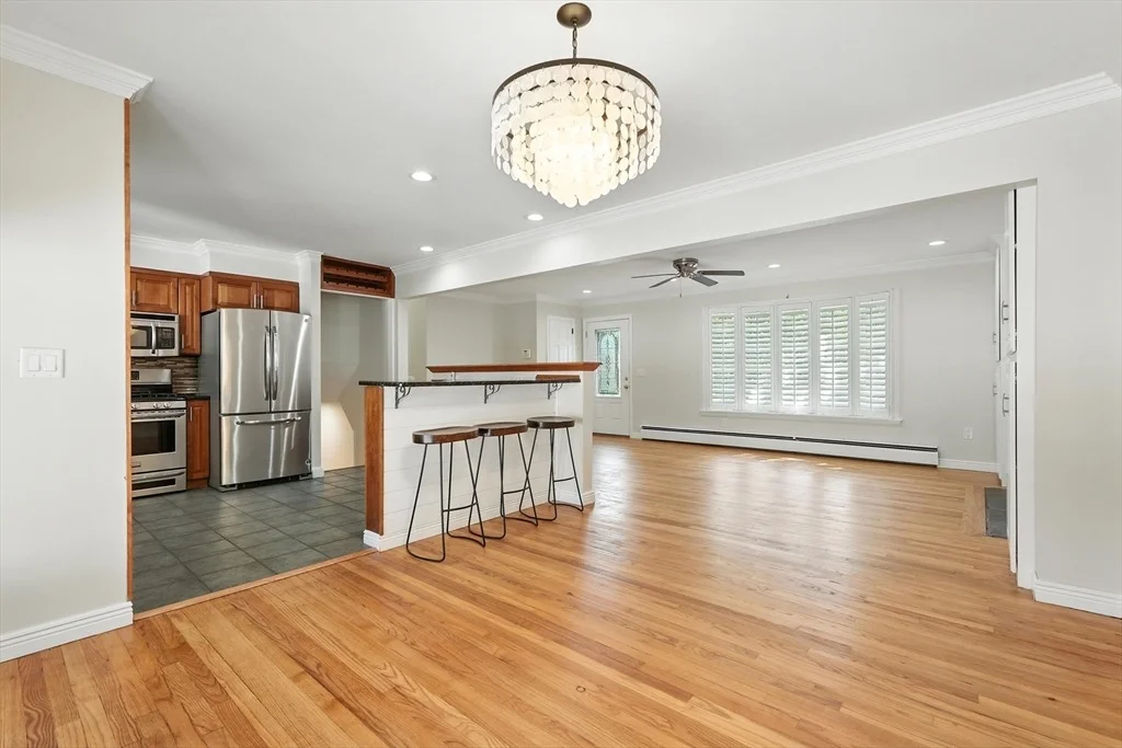 Photo of 15 Oak Bluff Cir