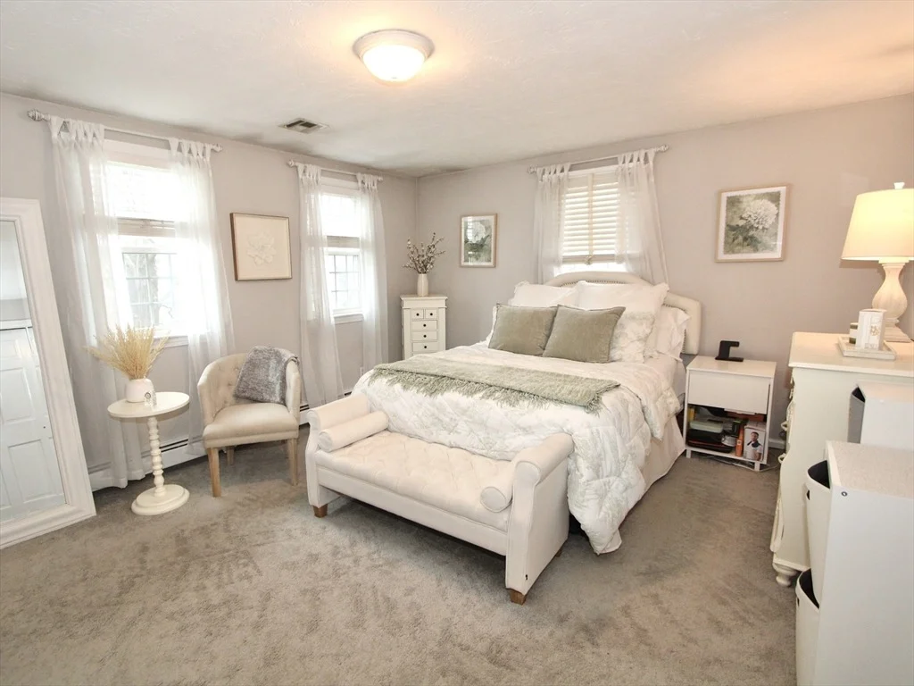 Photo of 16 Sycamore Dr