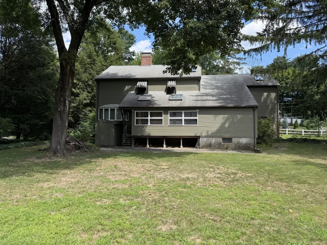 Photo of 484 Weston Rd