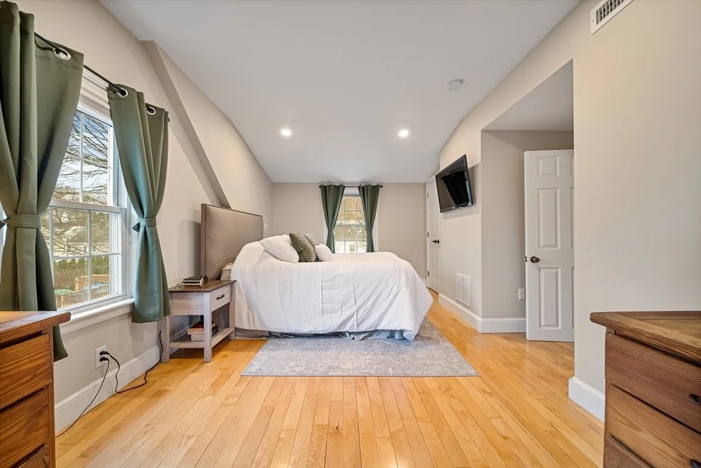 Photo of 24 Dexter St