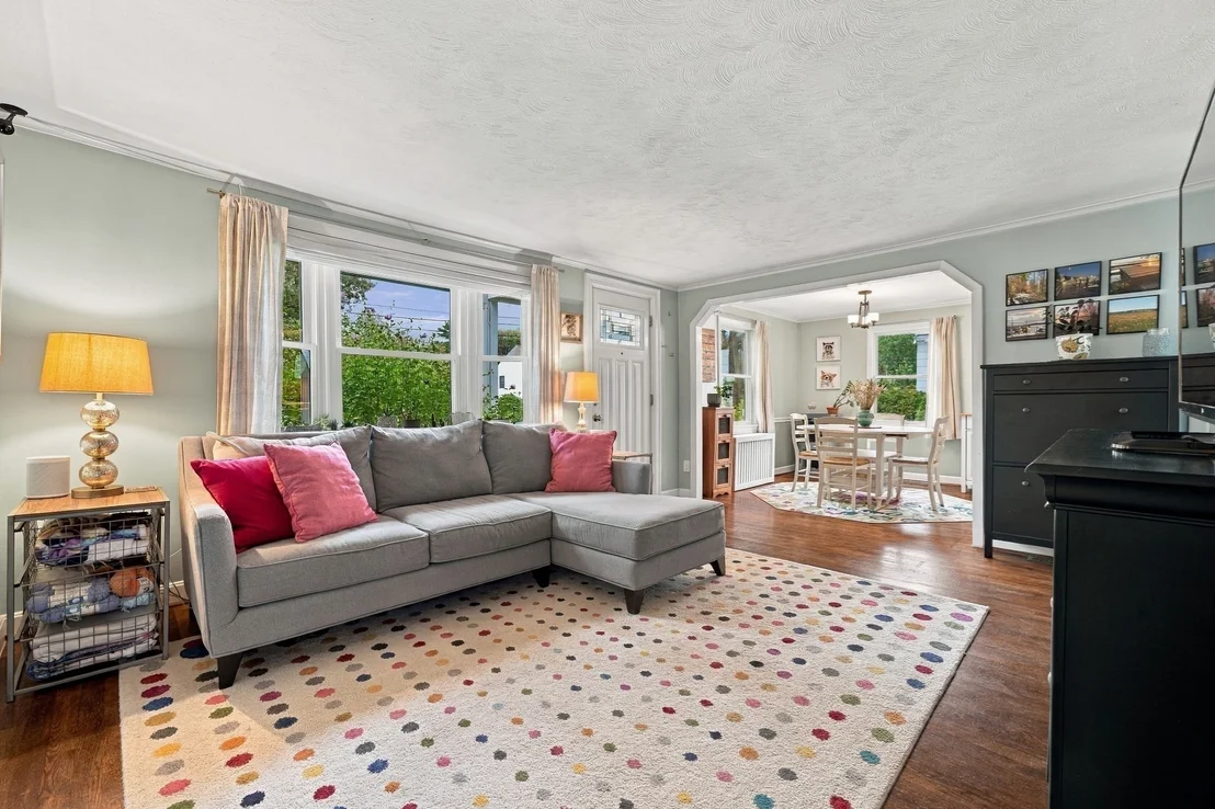 Photo of 54 Joclyn Ave
