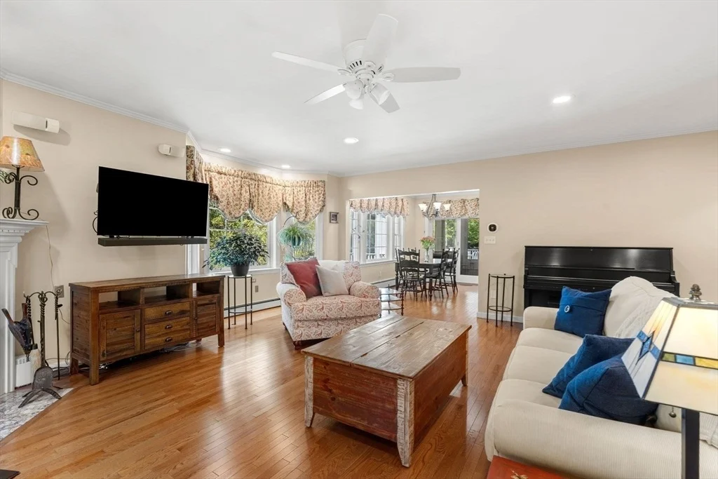 Photo of 4 Crestwood