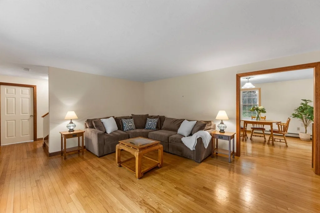 Photo of 4 Carver Dr