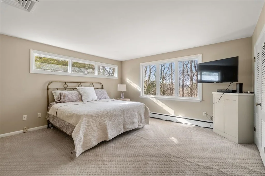 Photo of 95 Zenith Dr