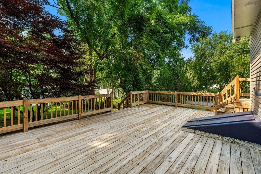 Photo of 89 W Meadow Rd