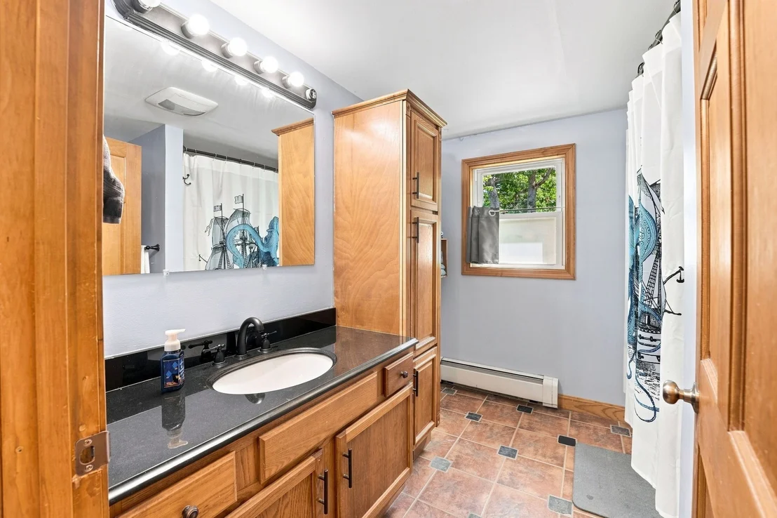 Photo of 111 King Philip Rd