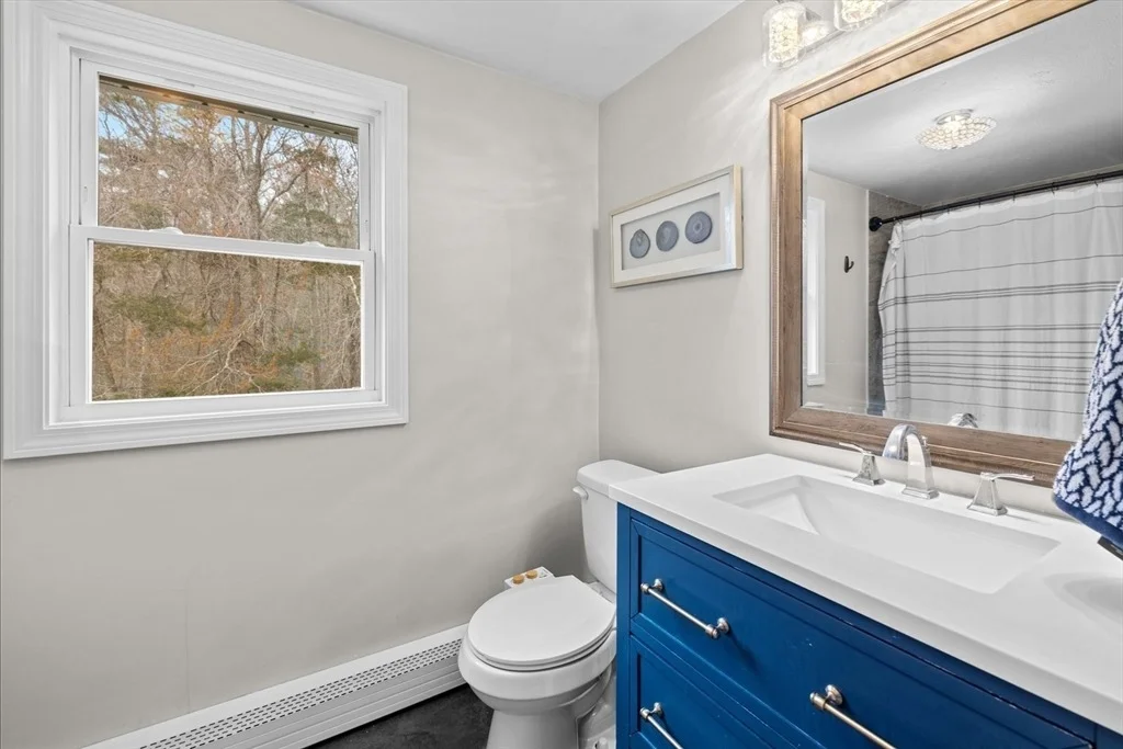Photo of 184 Booth Hill Rd