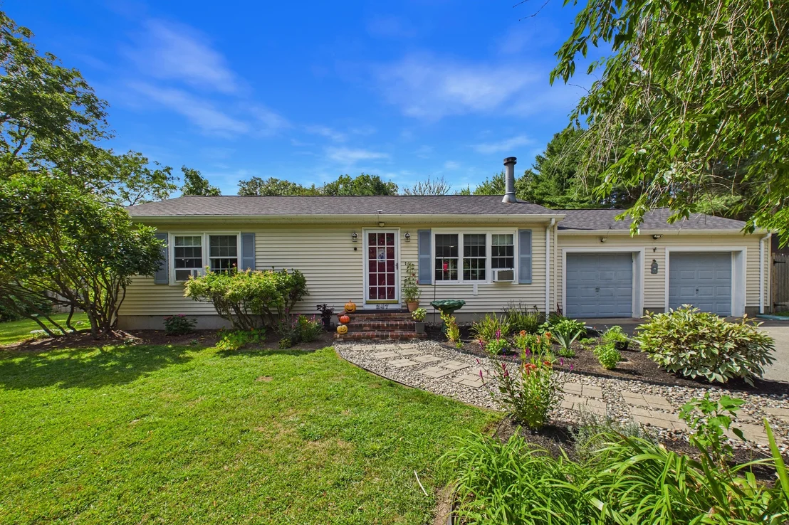 Photo of 247 Perry Hill Rd