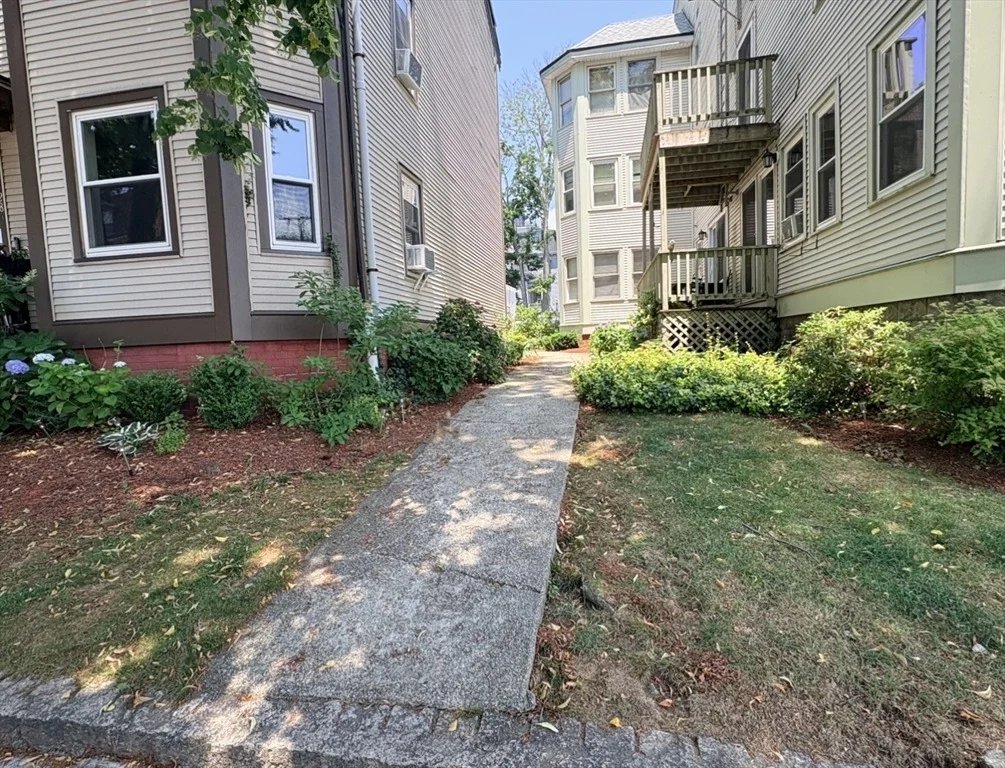 Photo of Unit C4 at 528 Cherry Street