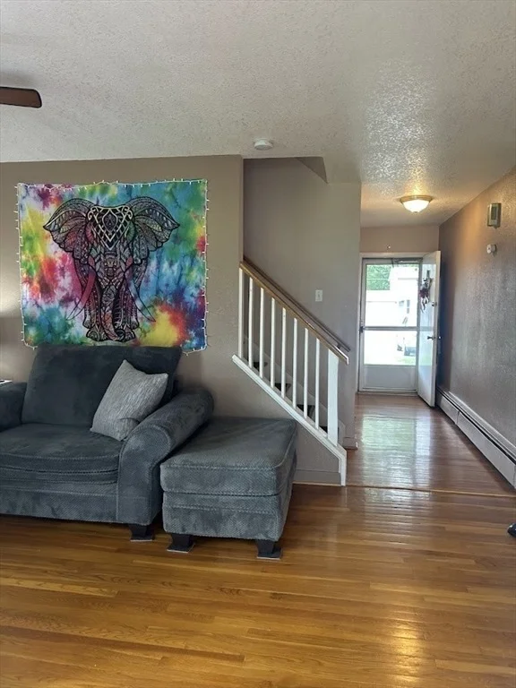Photo of Unit 1385 at 1385 Pendleton Avenue