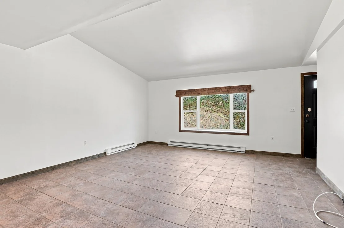 Photo of 65 Paris Avenue