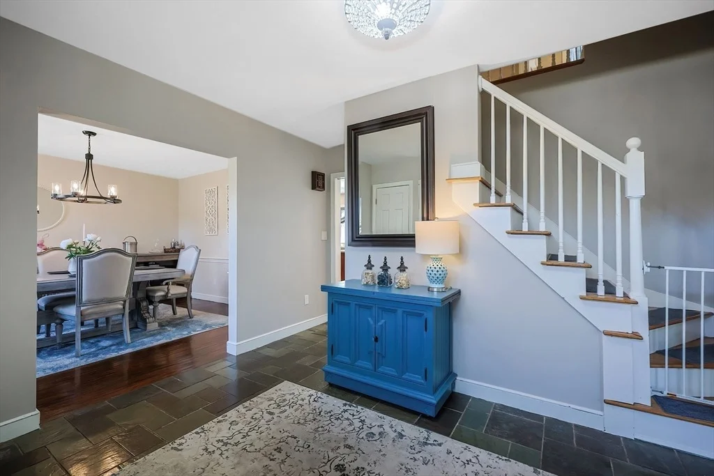 Photo of 8 Chickering Ln