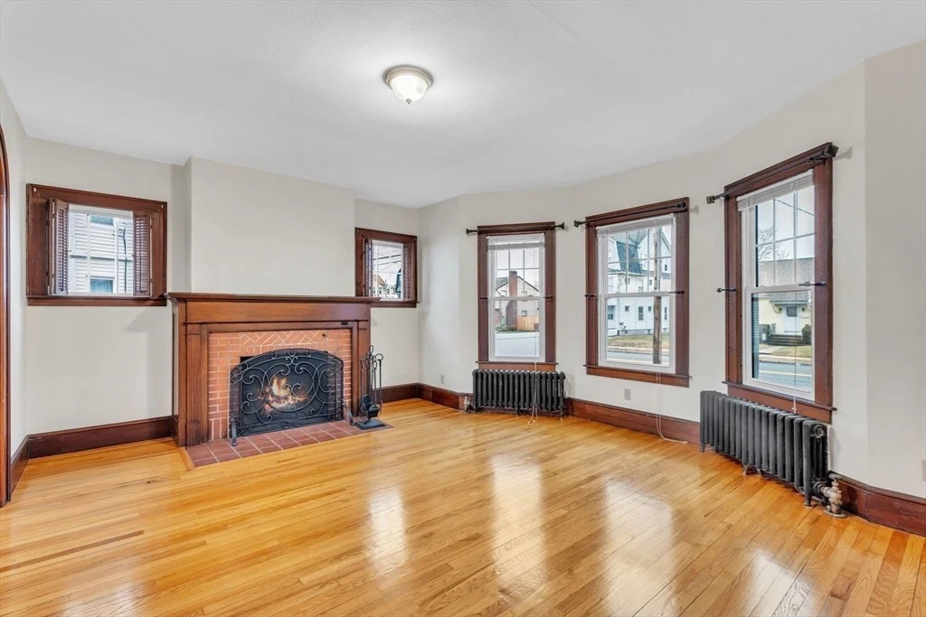 Photo of 458 Broadway St