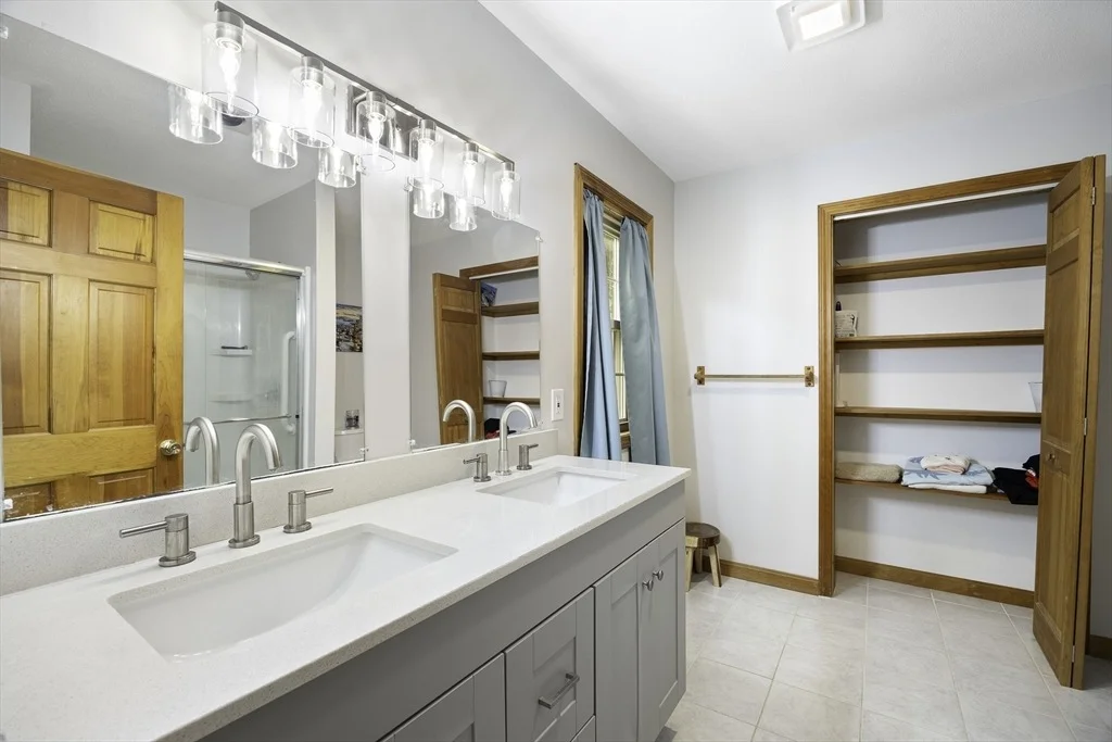 Photo of 7 Margaret Dr