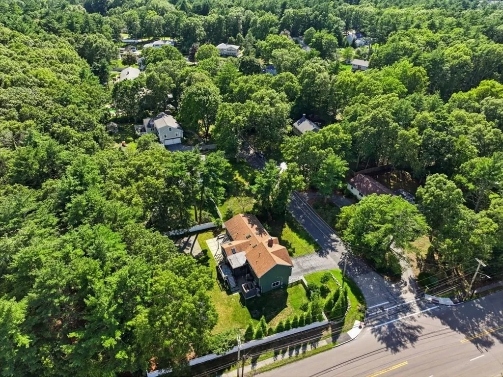 Photo of 2 Hazelwood Dr
