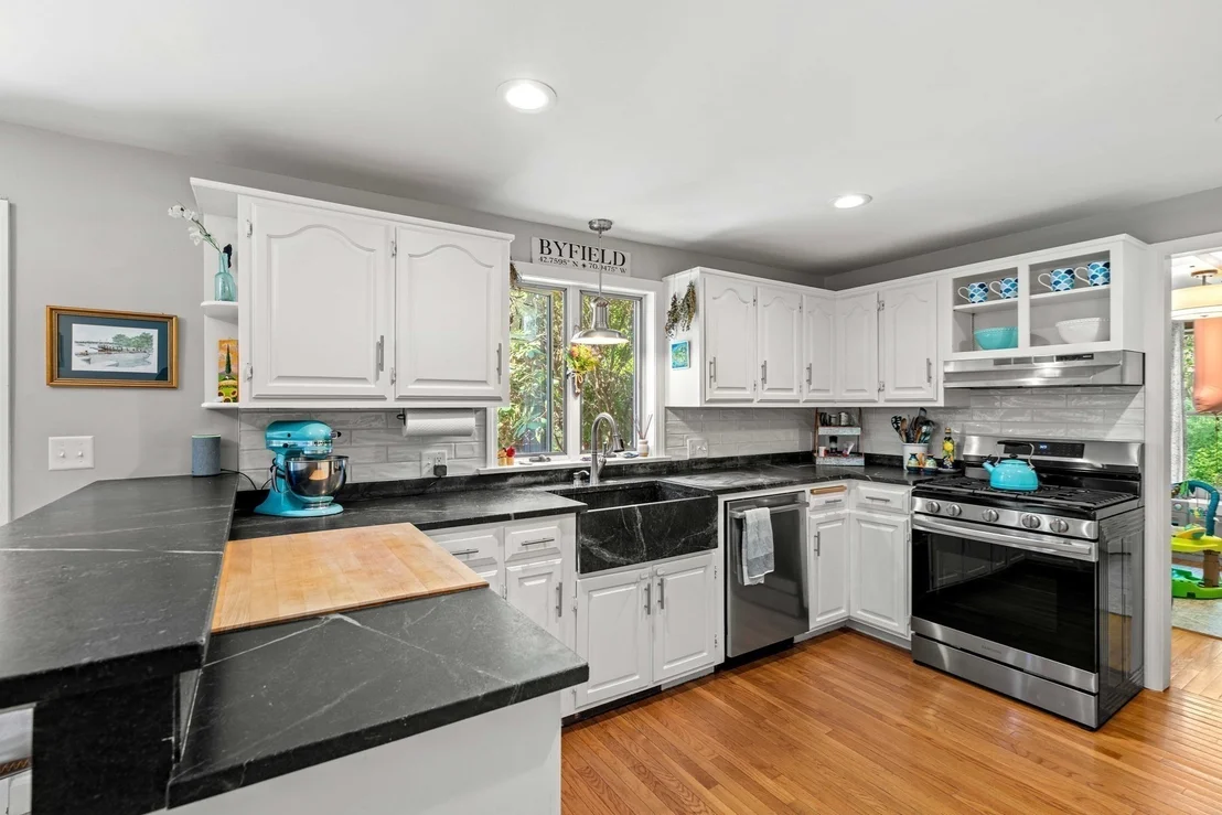 Photo of 102 Elm St