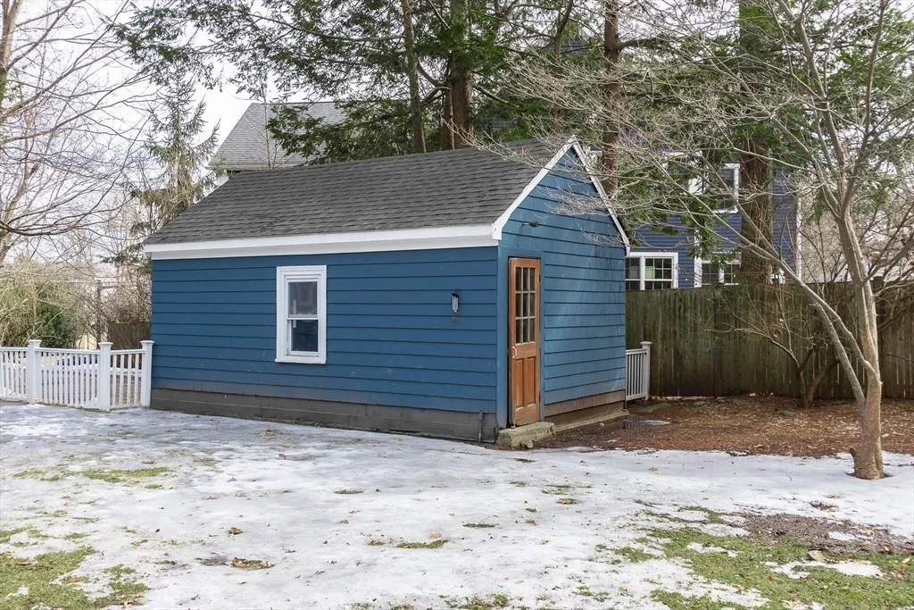 Photo of 663 Greendale Ave