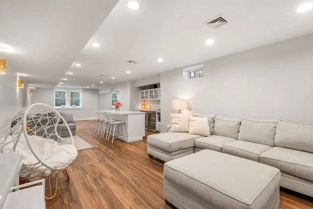 Photo of 33 Hickory Rd