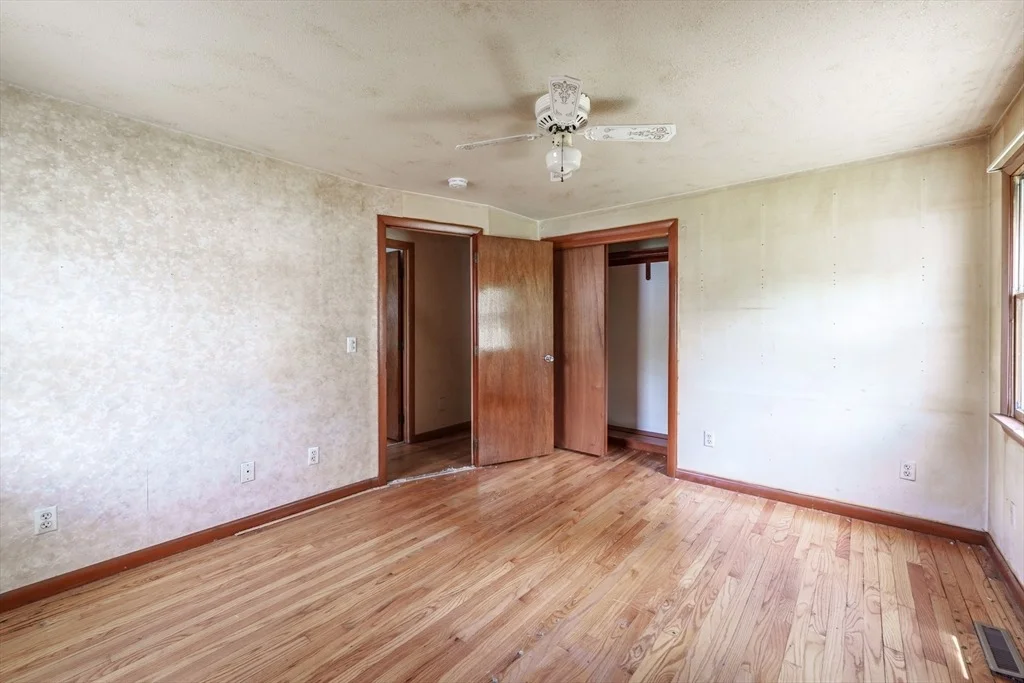 Photo of 183 Brookside Cir