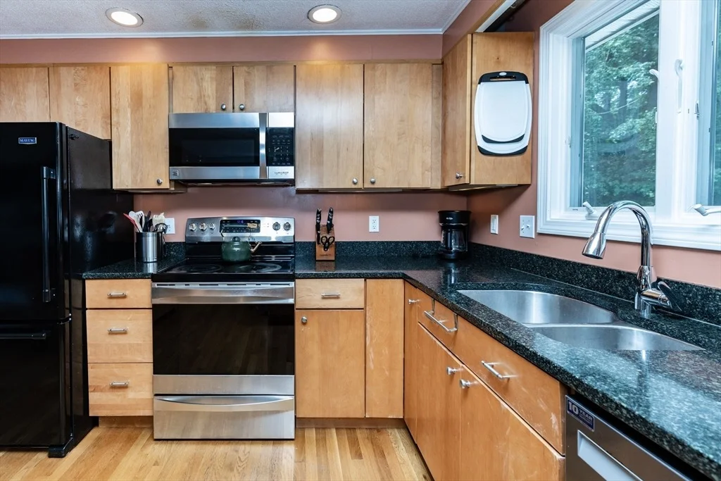Photo of 27 Hayes Ave