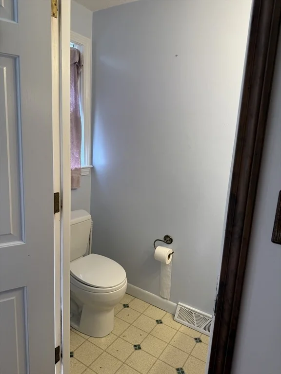 Photo of 17 Pondview Rd
