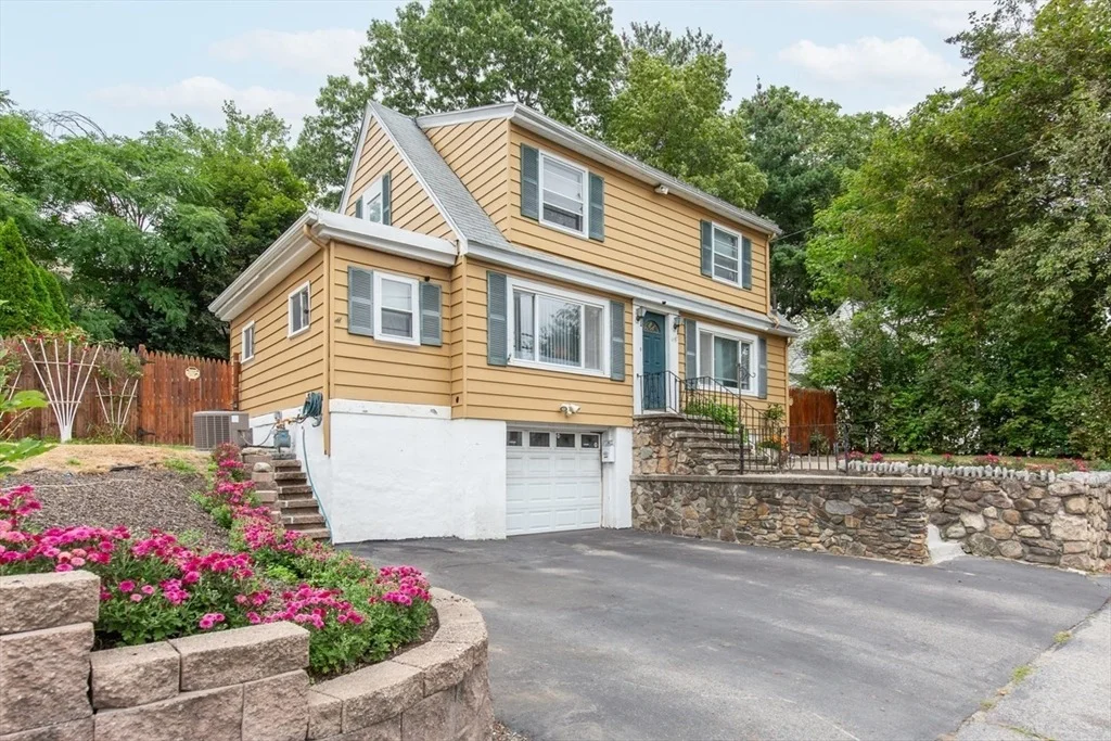 Photo of 119 Lawrence St