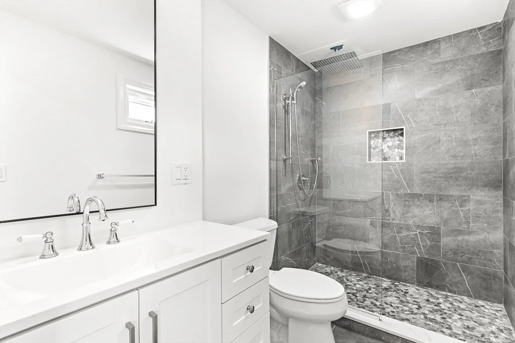 Photo of 100 Emerald St